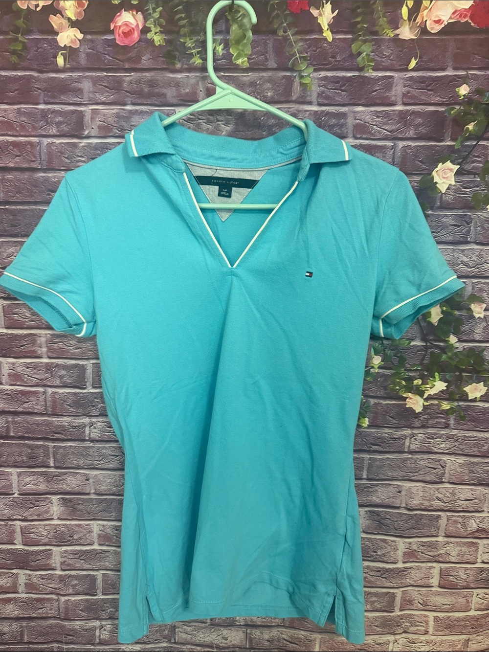 Tommy Hilfiger Women’s Aqua Turquoise V-Neck Polo shirt size small golf office